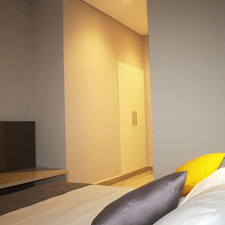 Urbano Hotel By Roots Wiaboman エクステリア 写真